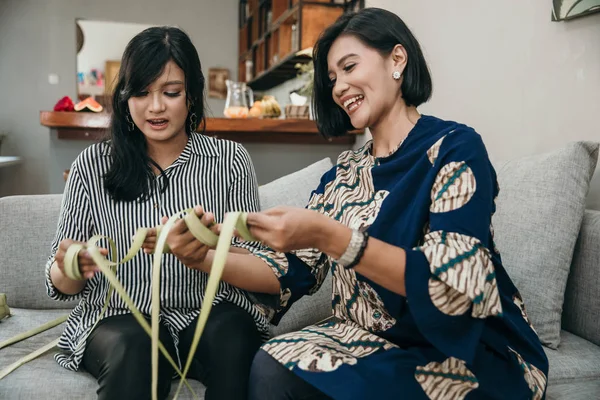 Co ketupat tradycyjne indonezyjskie jedzenie razem — Zdjęcie stockowe