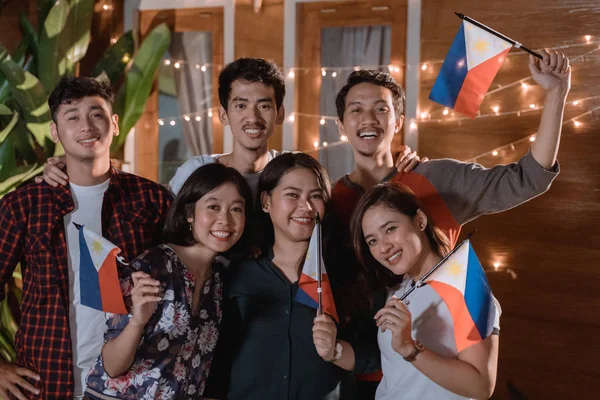 Friend celebrating philippines national independence day — Stock Photo, Image