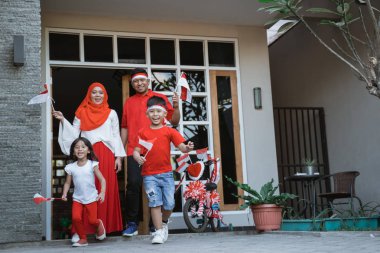 birlikte aile ile endonezya ulusal gün keyfini çıkarın