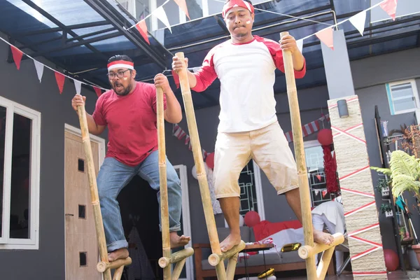 Indonesian stilts kompetisi ras — Stok Foto