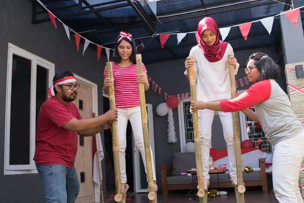 Indonesian stilts kompetisi ras — Stok Foto
