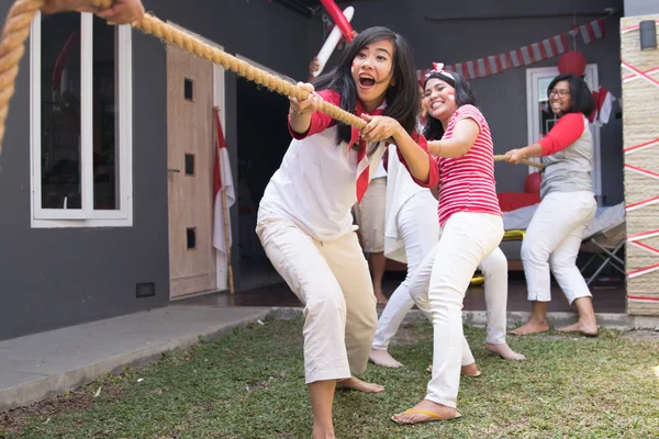 Indonesian tarik-menarik persaingan perang — Stok Foto