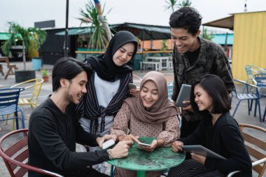 Cep telefonu ile eğlenmek