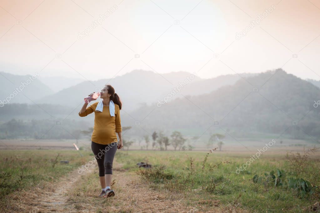 healthy pregnant woman sport outdoor