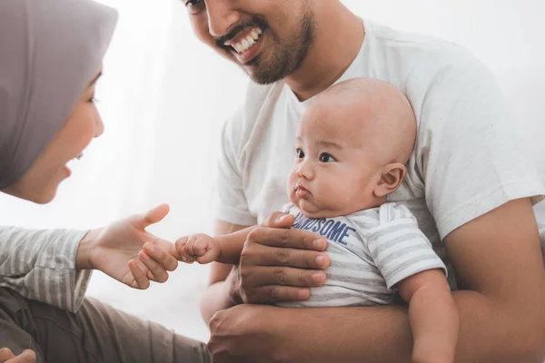 Aziatische schattige kleine jongen van de baby — Stockfoto