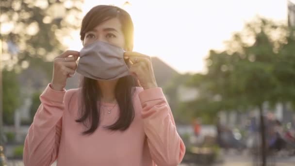 Wearing face masks on new normal — Stock Video