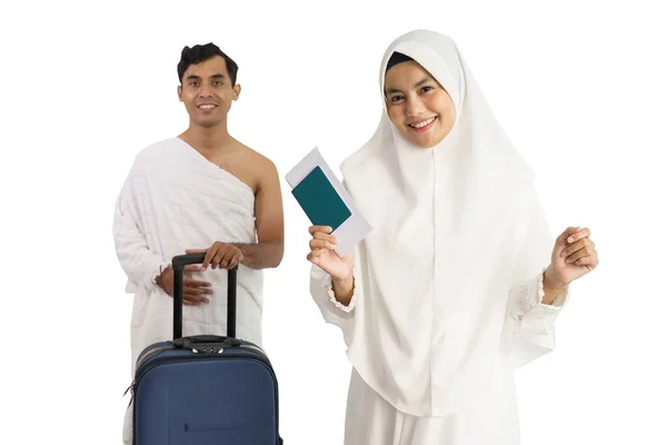 美しいイスラム教徒のカップル・ハッジとウムラ — ストック写真