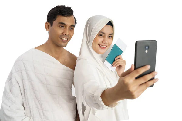 Schönes muslimisches Paar Hadsch und Umrah — Stockfoto