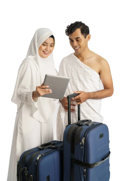 Hermosa pareja musulmana hajj y umrah — Foto de Stock