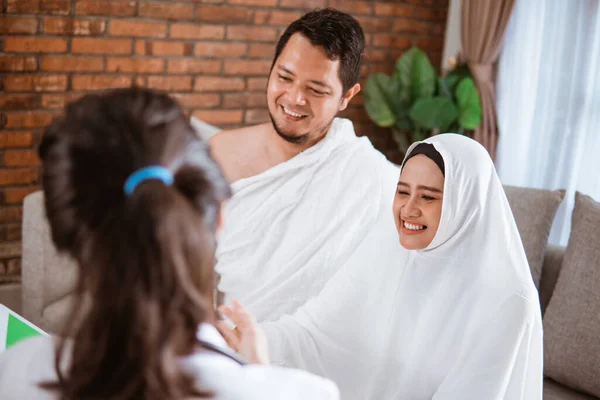 Chequeo médico musulmán antes del hajj o umrah —  Fotos de Stock