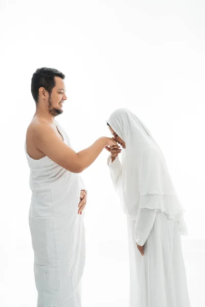 Shake hand wife kiss husbands hand after praying — Stock Photo, Image