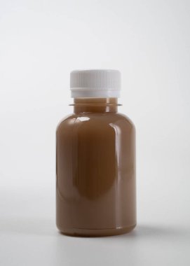 Plastik şişede kahve ürünü modeli.