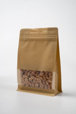 Pencereli boş bir kese.