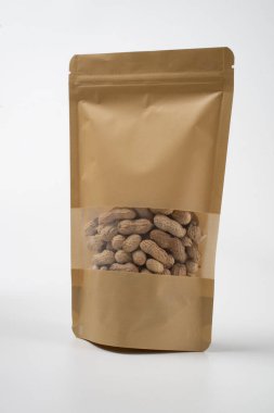 Pencereli boş bir kese.