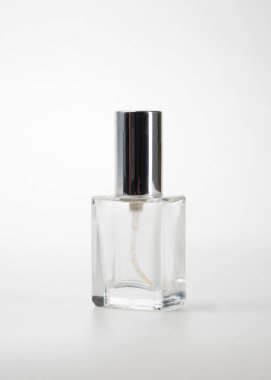 Parfüm, deodorant, sprey şişesi.