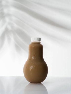 Plastik şişede kahve ürünü modeli.