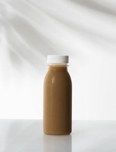 Producto de café maqueta en botella de plástico — Foto de Stock
