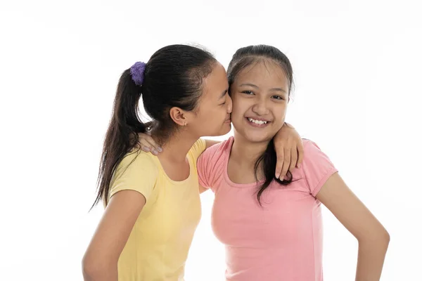 Retrato feliz de dois jovem menina — Fotografia de Stock