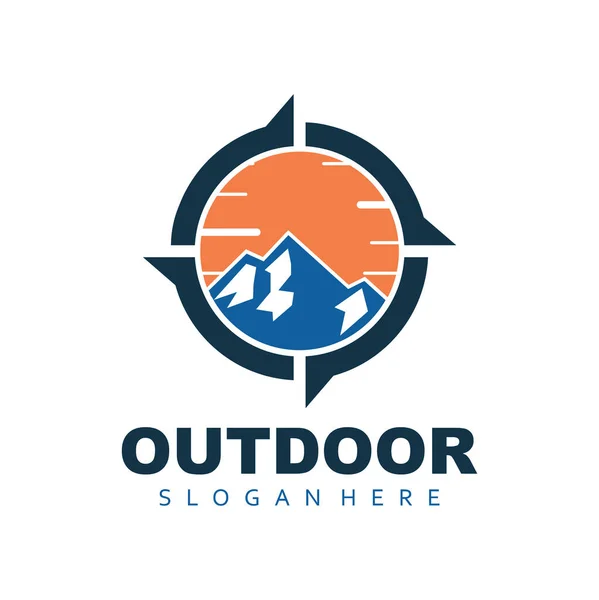 Berg utomhus sport äventyr för camping redskap vektor logotyp design — Stock vektor