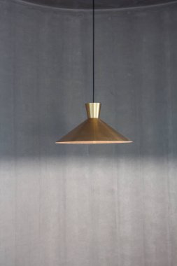 modern bir kafede lambalar