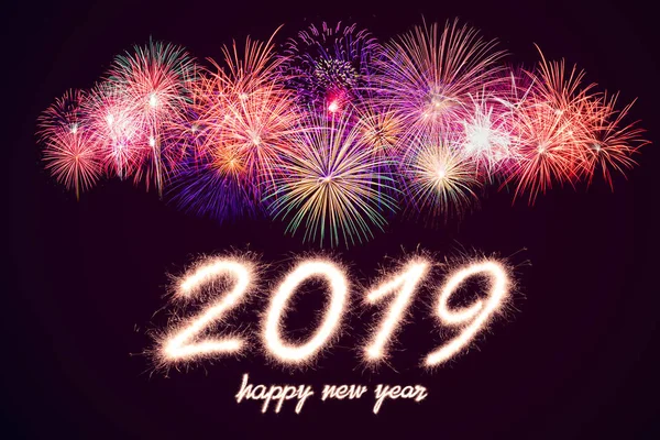 Happy New Year 2019 Ditulis Dengan Sparkle Firework Dengan Latar Stok Foto