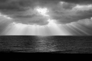 süslü bir patika Brighton sahne içine aşağı, sahne süslü demir iskelet ralings banstand onun orijinal Victoria tarzı için yenilenmiş olup her tarafta bir sekizgen şekil arıyor