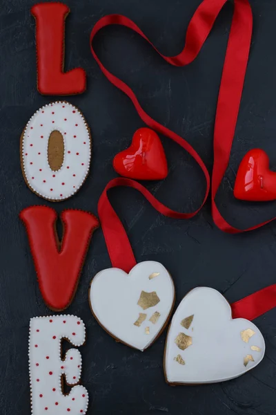 Domowej Roboty Pierniki Kształcie Serca Litery Miłości Valentine Day Znajdują — Zdjęcie stockowe