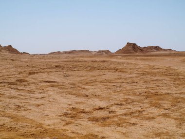 Sahra çölünde güzel kum tepeleri, Tunus, yatay fotoğraf
