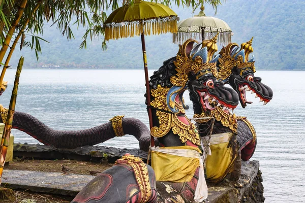 Dragon sculptures on the temple grounds Pura Ulun Danu Bratan, Bali, Indonesia — Stock Photo, Image