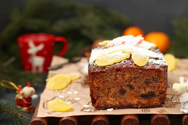 Christmas fruitcake with candied fruits and dried fruit — Stock Photo, Image