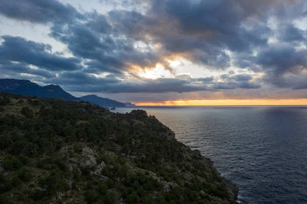 Soller Limanı 'nda Cap Gros fenerinden havadan görünüm, Mallorca, Balearic Adaları, Ispanya