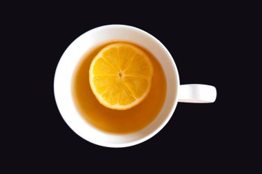 Sıcak yeşil çay limon dilimi ile