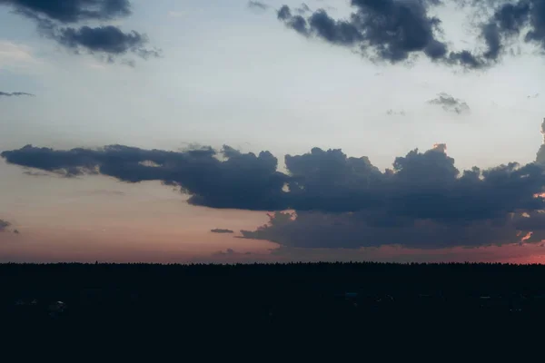 夕暮しの背景の夕べ空 — ストック写真