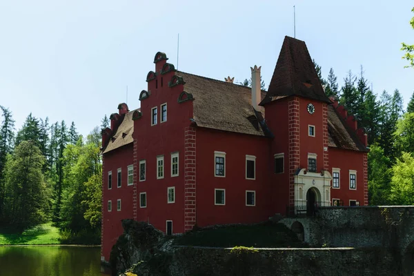 Castillo Rojo Lago — Foto de Stock