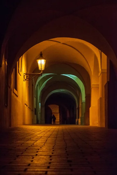 Éjszaka Üres Folyosón Prágában — Stock Fotó