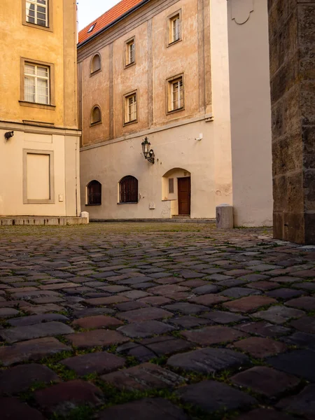 Rua Paralelepípedos Vazia Bairro Histórico Cidade Velha Praga — Fotografia de Stock