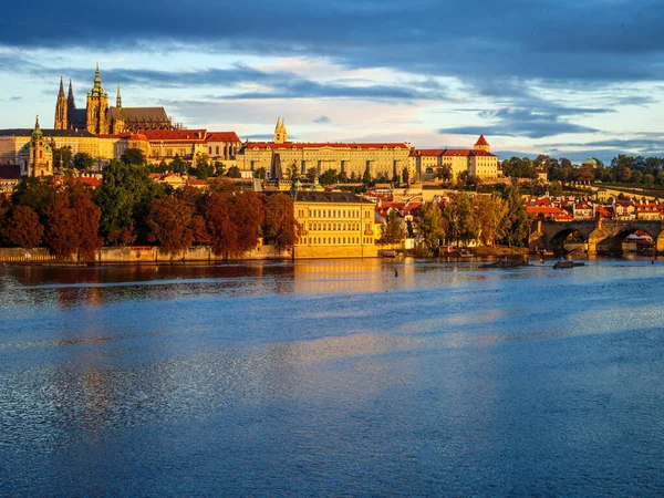 View Prague Castle Charles Bridge Morning Light Autumn Morning — Stock Photo, Image