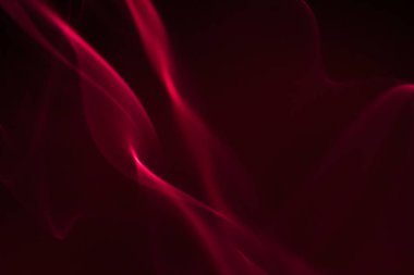 Siyah arka planda kokulu mumlar yak.