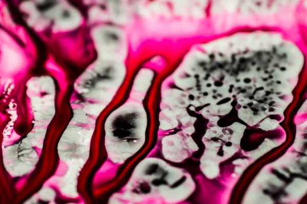 Inchiostro Ricarica Nero Rosa Versato Sul Lavandino Bianco Inchiostro Mescolato — Foto Stock