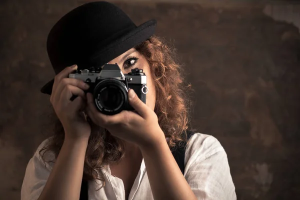 Woman Photographer Bowler Suspenders Holding Camera — Stock Photo, Image