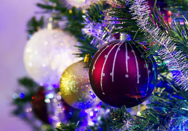 Kerstachtergrond en kerstballen 18122017 — Stockfoto