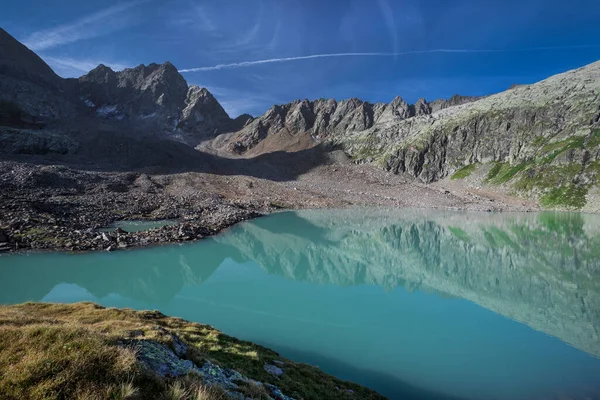 Turkuaz Gölü Gradensee Nossberger Hut Dağlar Yüzeyindeki Yansıma Gradental Ulusal — Stok fotoğraf