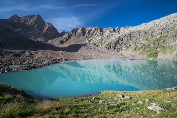 Turkuaz Gölü Gradensee Nossberger Hut Dağlar Yüzeyindeki Yansıma Gradental Ulusal — Stok fotoğraf