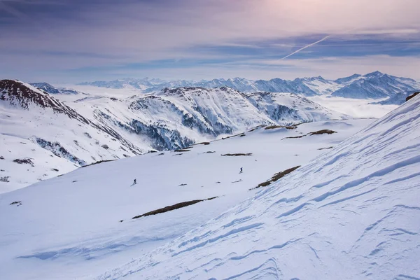 Skidtursgrupp Bergen Kitzbueheler Alperna Klättrar Toppen Berget Tristkopf Skidor Från — Stockfoto