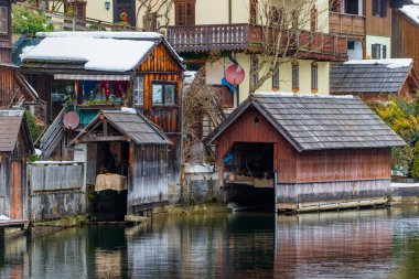 Hallstatt şaşırtıcı güzel Avusturya dağ köyü. Aus