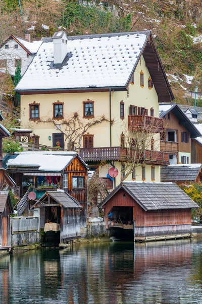 Εκπληκτικά όμορφο αυστριακό ορεινό χωριό του Χάλστατ. Aus — Φωτογραφία Αρχείου