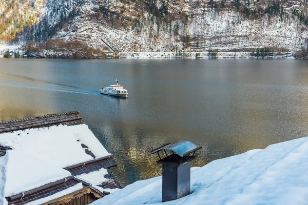 Bedövande vacker österrikisk bergsby i Hallstatt. Aus — Stockfoto