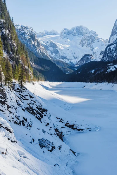 Paesaggio montano invernale sul lago Vorderer Gosausee. Austria — Foto Stock