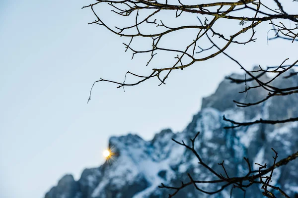 Zimní horská krajina u jezera Vorderer Gosausee. Rakousko — Stock fotografie