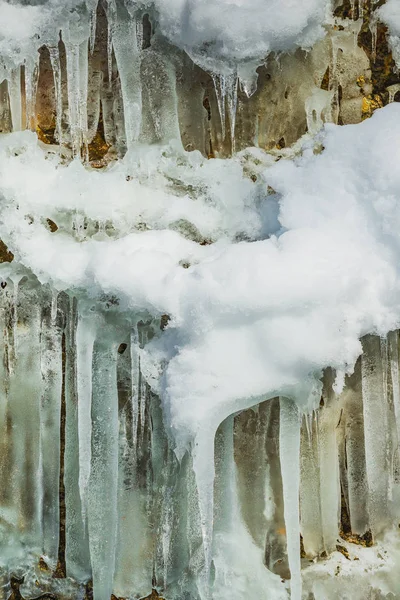 Textura impressionante de gelo icicles perto do lago Vorderer Gosausee . — Fotografia de Stock